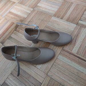 Character shoes